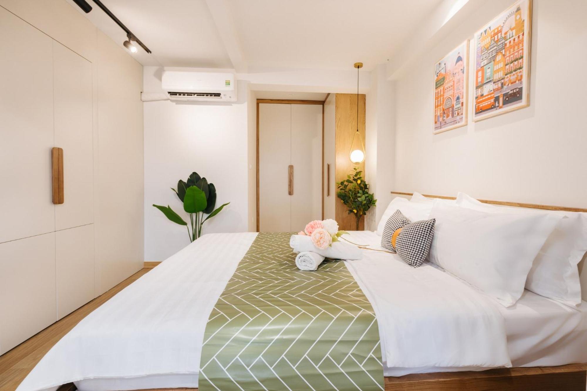 Margaery Boutique Apartment & Skyon9 Rooftop Bar Hanoi Bagian luar foto