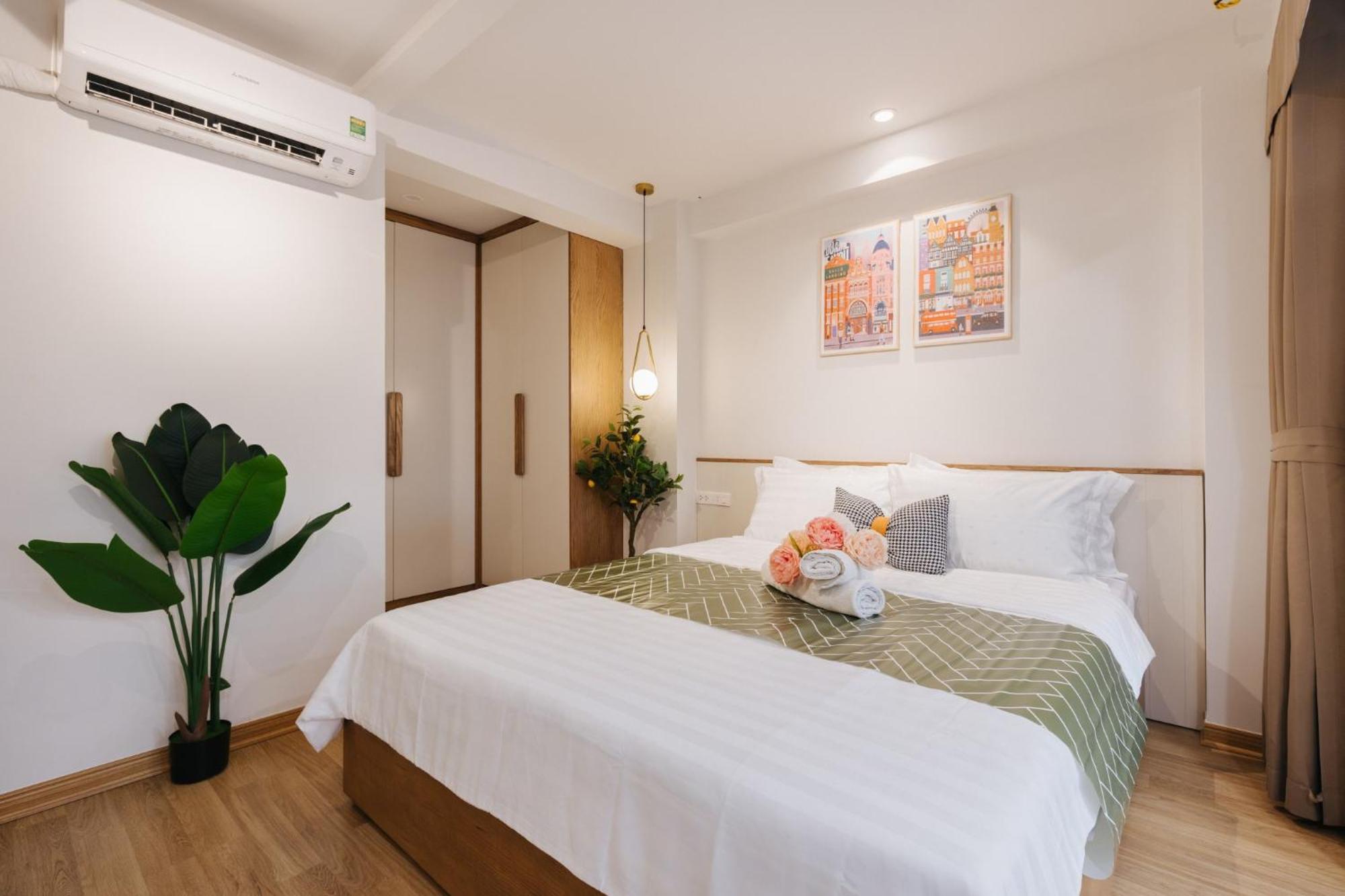 Margaery Boutique Apartment & Skyon9 Rooftop Bar Hanoi Bagian luar foto