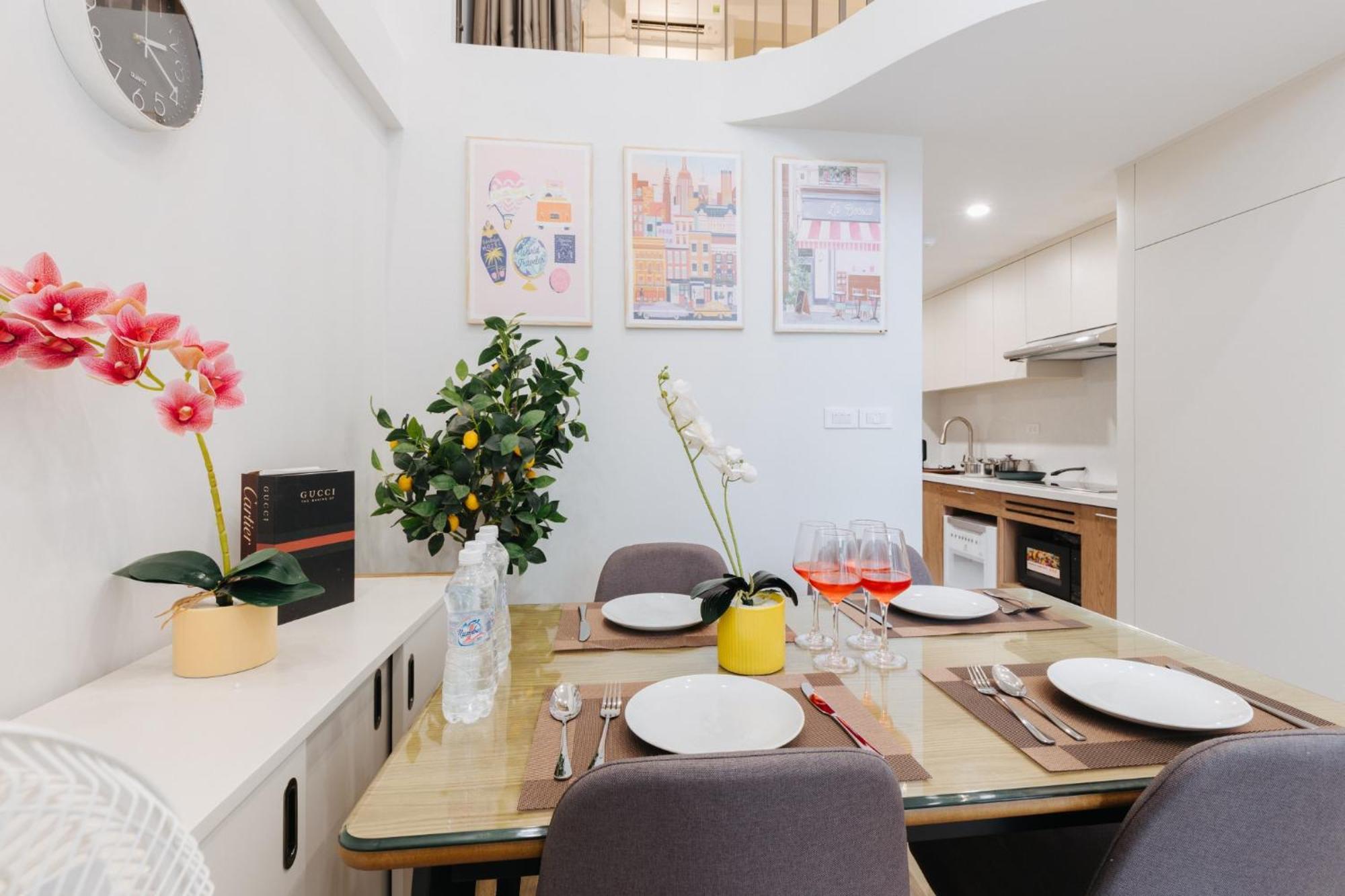 Margaery Boutique Apartment & Skyon9 Rooftop Bar Hanoi Bagian luar foto