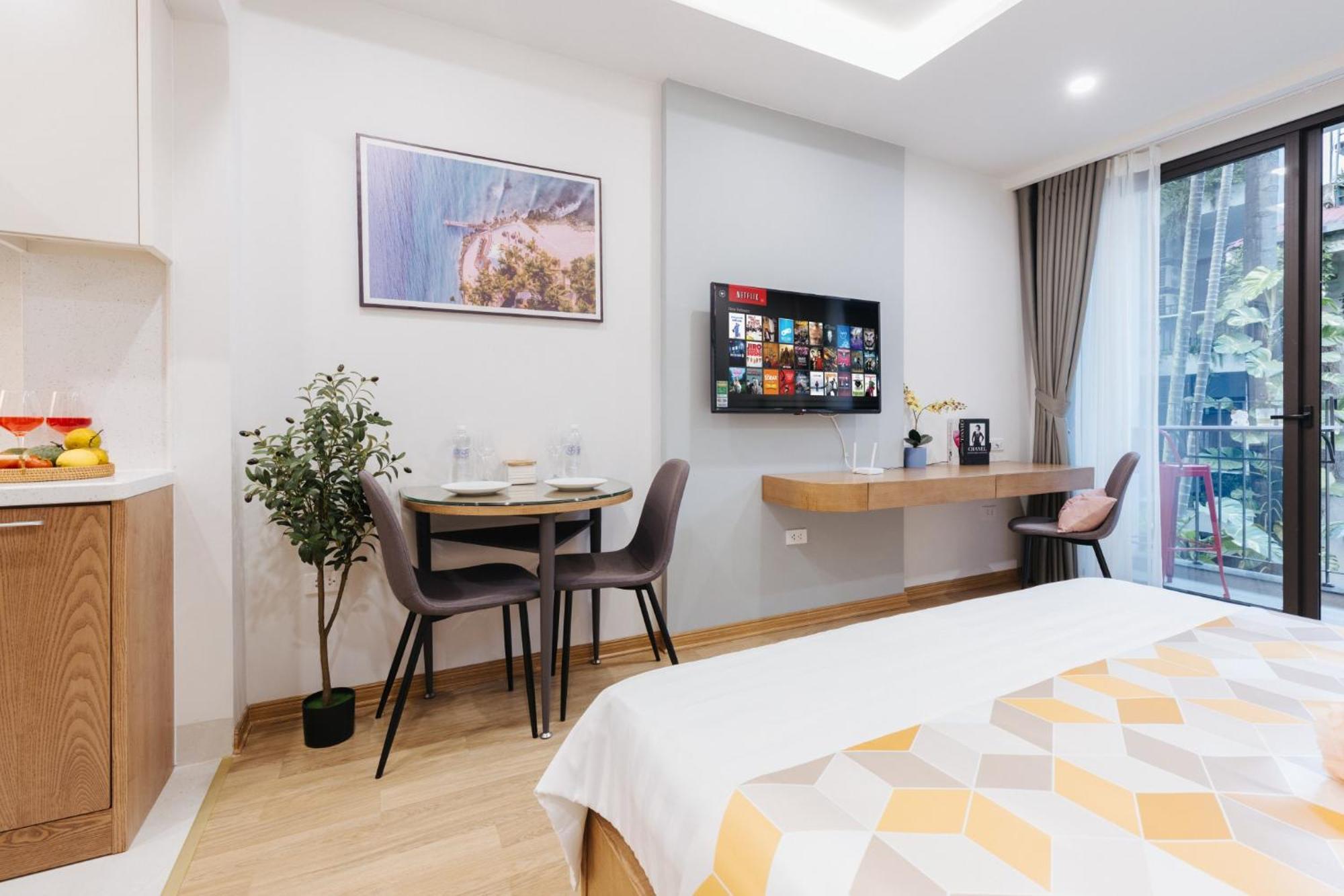 Margaery Boutique Apartment & Skyon9 Rooftop Bar Hanoi Bagian luar foto