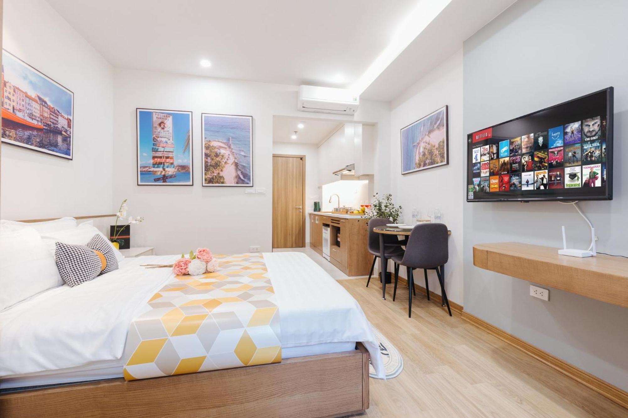 Margaery Boutique Apartment & Skyon9 Rooftop Bar Hanoi Bagian luar foto