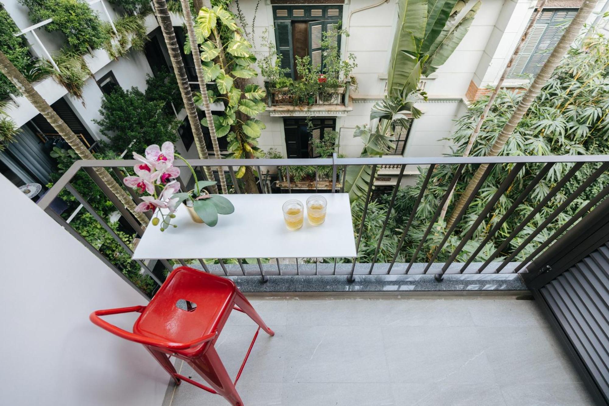 Margaery Boutique Apartment & Skyon9 Rooftop Bar Hanoi Bagian luar foto